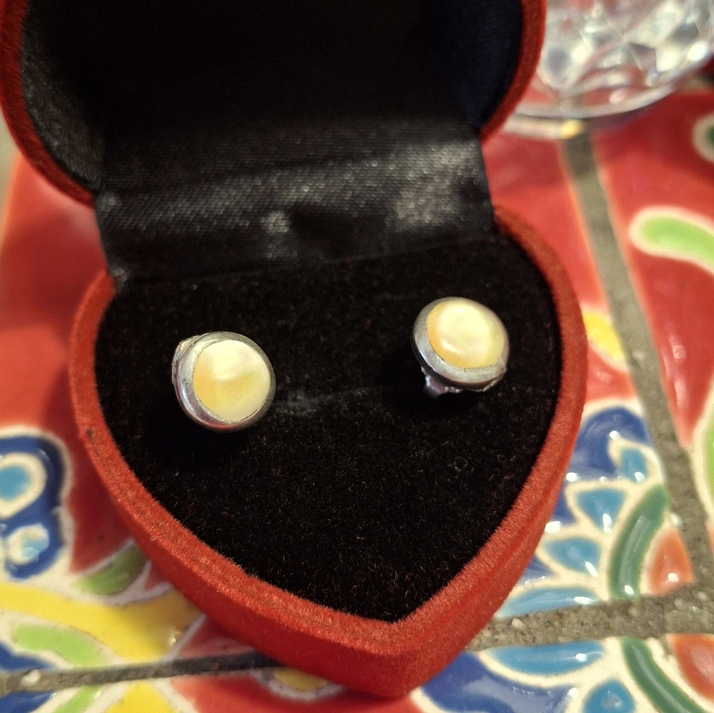 Vintage Sterling Silver And Mother Of Pearl Post Earrings 1/4" Small